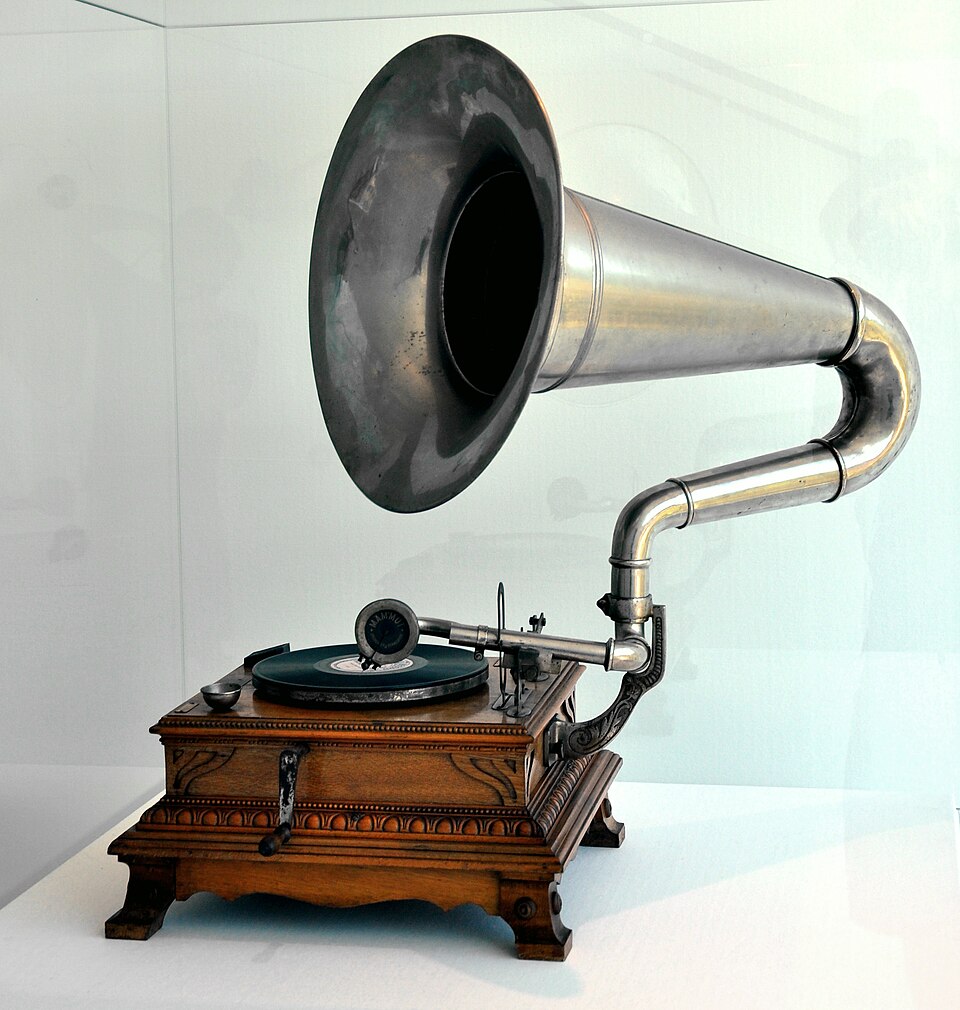 Gramofon z tubą